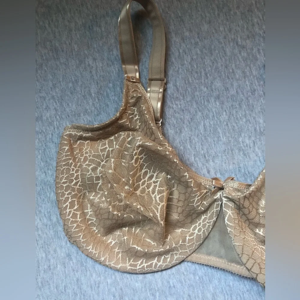 Chantelle 38 FF Magnifique Seamless Unlined Minimizer Bra Nude Sand C18910